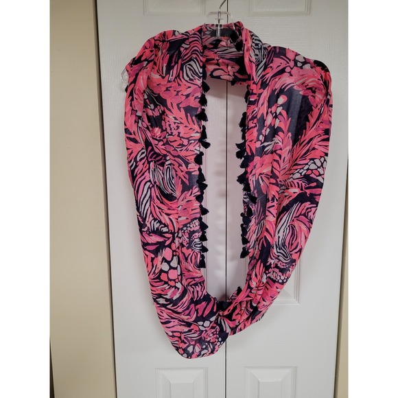 Lilly Pulitzer Infinity Scarf Pink Navy Blue Leaf Tassel Trim Chic Lightweight - Picture 1 of 5
